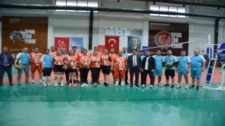 Köyceğizde maarifin yöneticileri voleybol sporunda buluştu
