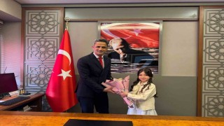 Küçük Kaymakam Duru Özer görev başında