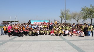 Küçükçekmeceli çocuklar 23 Nisan için koştu