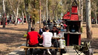 Kuşadası Belediyesi, Sevgi Plajı’nı Piknik İçin Düzenledi