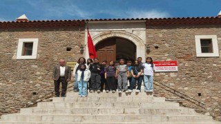 Kuşadasından gelen öğrenciler Nasuh Paşa Külliyesinde tarihi yolculuk yaptı