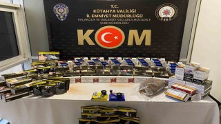 Kütahyada 2 ev ve 1 işyerinde kaçak tütün ve makaron ele geçirildi