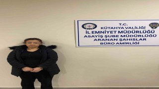 Kütahyada 62 yıl hapis cezası bulunan firari kadın yakalandı