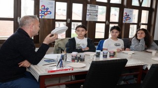 Kütahyada çocuklar sanatla buluşuyor