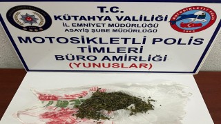 Kütahyada üzerinde uyuşturucu bulunan kişi gözaltına alındı