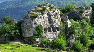 Kuzeyin muhafızı İnceburun Feneri ve zamana direnen Terelek Mezarları