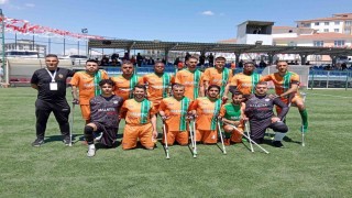 Malatya Büyükşehir Belediye Ampute Futbol Takımı şampiyonluğu kutladı