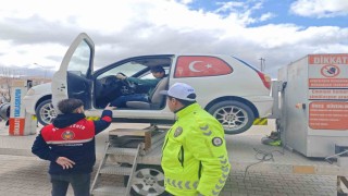 Malatyada öğrencilere simülasyonla emniyet kemeri farkındalığı
