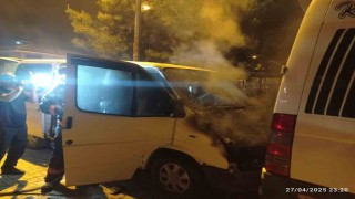 Malatyada park halindeki araçta çıkan yangın söndürüldü