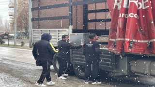 Malazgirte nisan ayında yağan kar şaşırttı