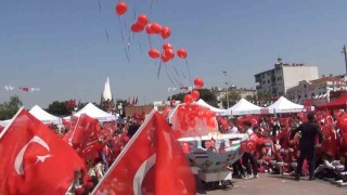 Manisada gökyüzünü balonlar renklendirdi