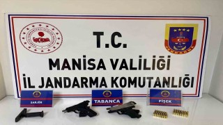 Manisada ikamette 2 tabanca ve 77 mermi ele geçirildi