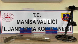 Manisada sit alanında define ararken yakalandı