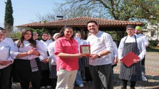 MasterChef yarışmacısı Görkem Ünal, Osmanelide öğrencilerle bir araya geldi