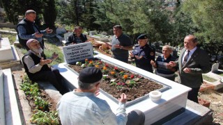 Mehmetçik Vakfı kimsesiz bağışçının mezarını yaptırdı