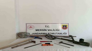 Mersinde kaçak kazı yapan şüpheli suçüstü yakalandı
