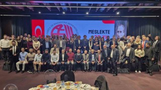 Meslekte 25 yılı dolduran harita mühendislerine plaket