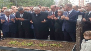 MHPnin Kurucu Lideri Alparslan Türkeş, mezarı başında anıldı