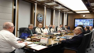 Millî Savunma Bakanı Güler: Yeni Suriye Hükûmeti ile SDG arasında varılan mutabakat kapsamında belirli bölgelerdeki çekilme ve devir süreci dikkatle izlenmektedir