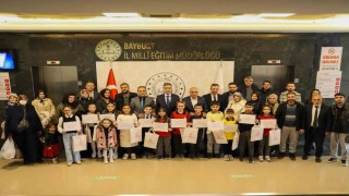 Minik Eller Tasarlıyor projesi kapsamında farklı model çantalar tasarlandı