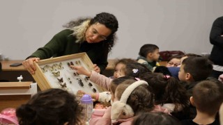 Minik öğrenciler böcekleri inceledi