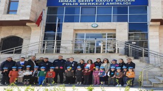 Minik öğrencilerden anlamlı ziyaret