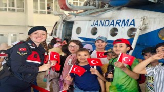 Minikler helikopter üssünde unutulmaz bir gün geçirdi