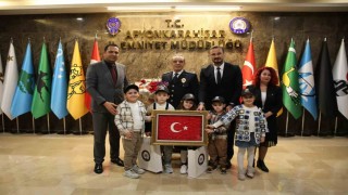 Miniklerden emniyete Polis Haftası ziyareti