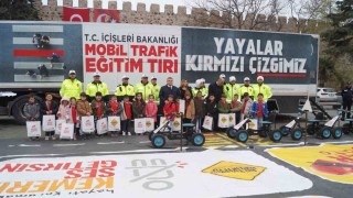 Mobil Trafik Eğitim Tırı Sinopta
