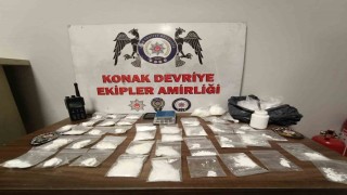Motosikletli uyuşturucu tacirleri polisten kaçamadı