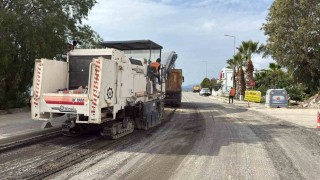 Muğla Büyükşehirden Bodrum Turgutreis yolunda yenileme çalışması