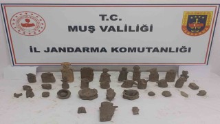 Muşta tarihi eser kaçakçılığına suçüstü: 42 tarihi obje ele geçirildi