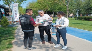 Narkotik polisi Bursada vatandaşları bilgilendirdi