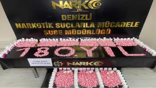 Narkotik polisi ele geçirilen 10 bin uyuşturucu hap ile 180. yaş vurgusu yaptı