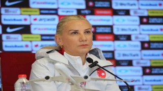 Necla Güngör Kıragası: Slovenya karşısında en iyi şekilde mücadele edeceğiz