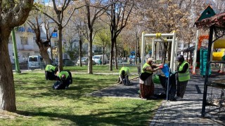 Niğdede parklarda bahar temizliği başladı