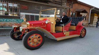 Nostalji aşığı genç 1925 model otomobilin elektriklisini yaptı