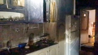 Ocakta unutulan yemek yangına sebep oldu