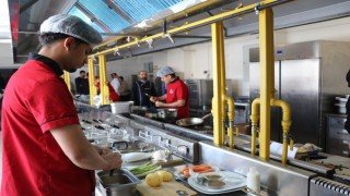 Ödüllü yemek yarışmasında coğrafi tescilli ürünleri sergilediler
