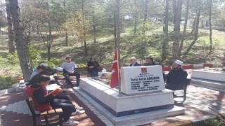 Öğrenciler helikopter kazasında şehit düşen Selim Karamanı dualarla andı