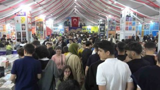 Öğrenciler o fuara akın etti