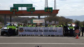 Öğrenciler trafik jandarması oldu