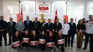 Öğrenciler yemekte yarıştı