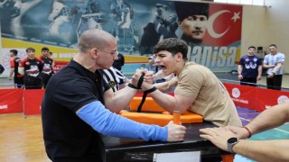 Okul Sporları Bilek Güreşi Türkiye Şampiyonası Manisada başladı