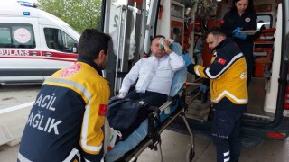 Okuldan atılan öğrenci okula gelip nöbetçi öğretmene saldırarak hastanelik etti