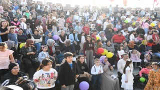 Osmaniyede çocuklar bayram şenliğinde doyasıya eğlendi