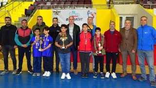 Osmaniye’de Okul Sporları Küçükler Tenis İl Birinciliği Turnuvası Tamamlandı