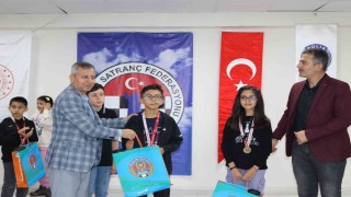 Osmaniyede Polis Haftası Satranç Turnuvası düzenlendi
