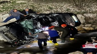 Otomobil dere yatağına yuvarlandı: 1 ölü