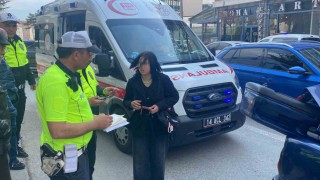 Otomobil ile motosiklet çarpıştı: 2 çocuk yaralandı